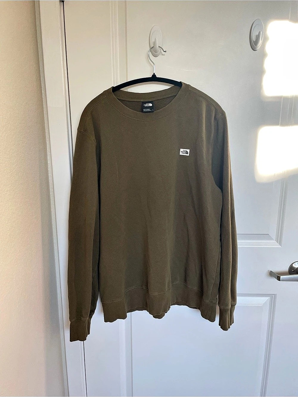 The North Face Men's Heritage Patch Crewneck Sweatshirt Brown